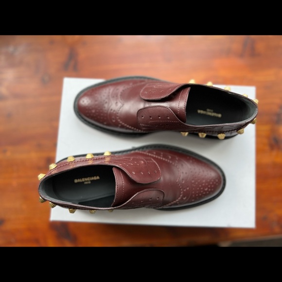 Balenciaga Bordeaux Oxfords/Brogues with gold hardware - Picture 6 of 9